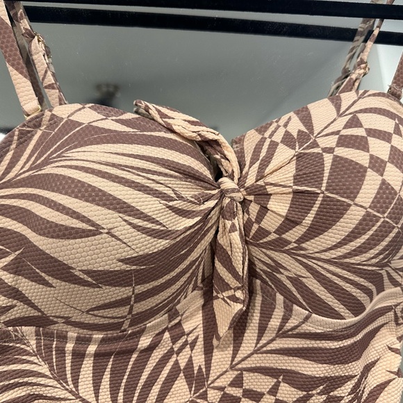 Kona Sol Pique Bandeau Full Coverage One Piece Swimsuit, size L, worn twice - Picture 2 of 5